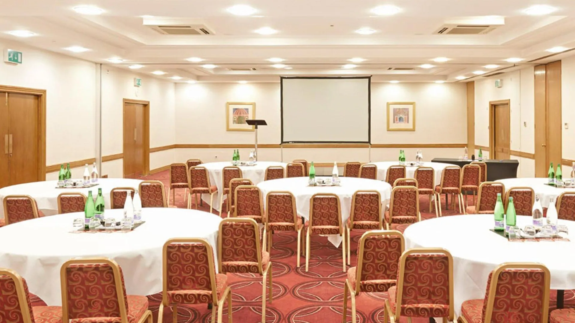 Jurys Inn East Midlands Airport  Castle Donington Hotel
