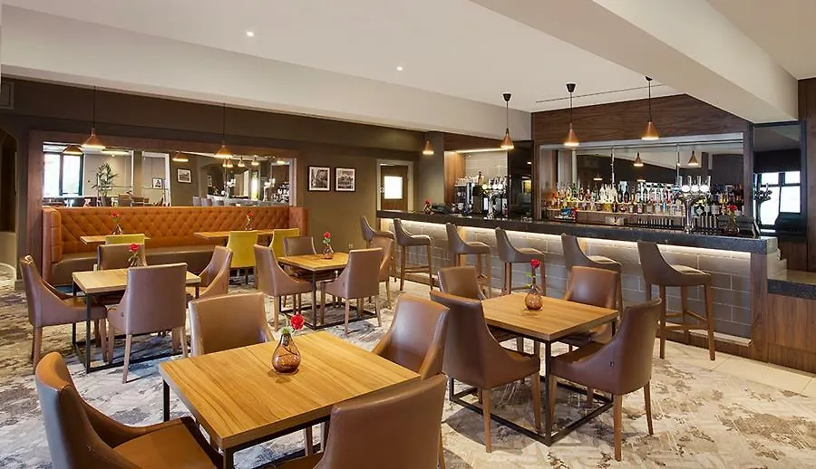Hotel Jurys Inn East Midlands Airport  Castle Donington